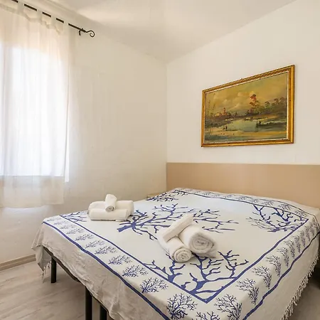 فيلة Elegante A 30 M Dalla Bellissima Di Campulongu فيلاّسيمِيوس